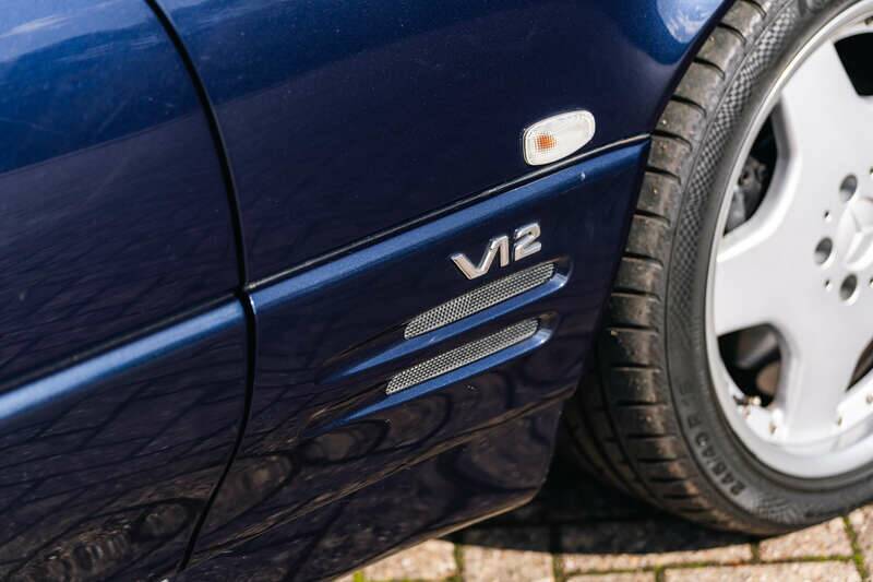 Image 40/50 of Mercedes-Benz SL 600 (2000)