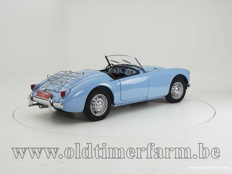 Image 2/15 of MG MGA 1500 (1957)