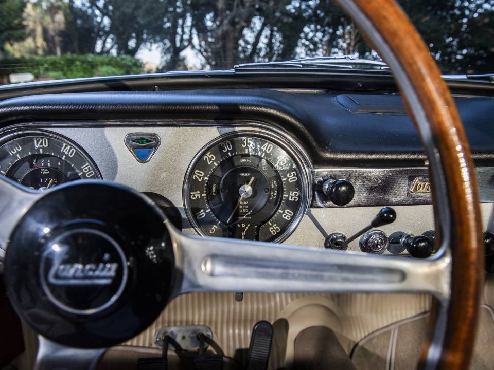 Image 30/50 de Lancia Flaminia GT Touring (1963)