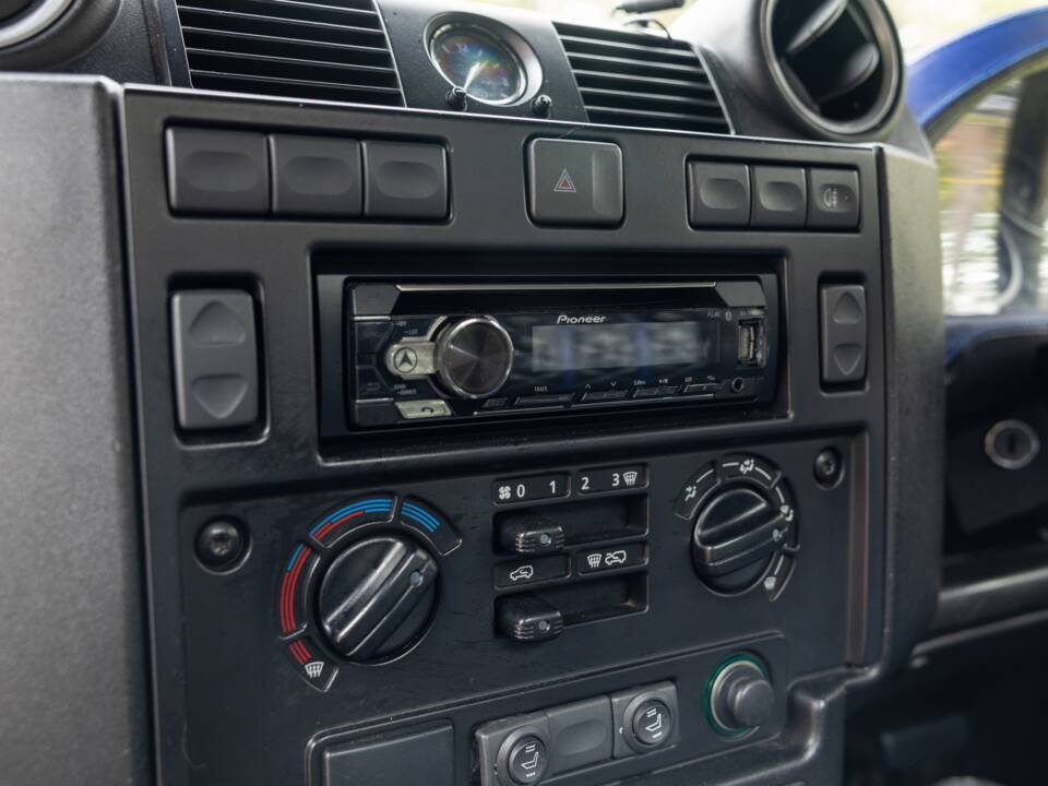 Image 39/43 of Land Rover Defender 90 (2010)