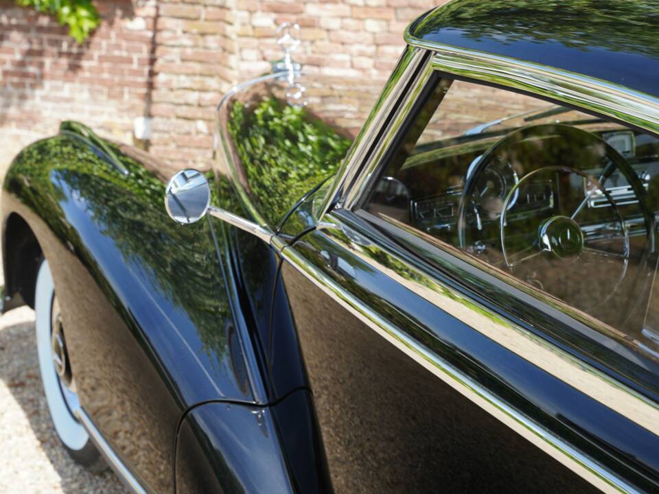 Image 15/50 of Mercedes-Benz 300 S (1953)