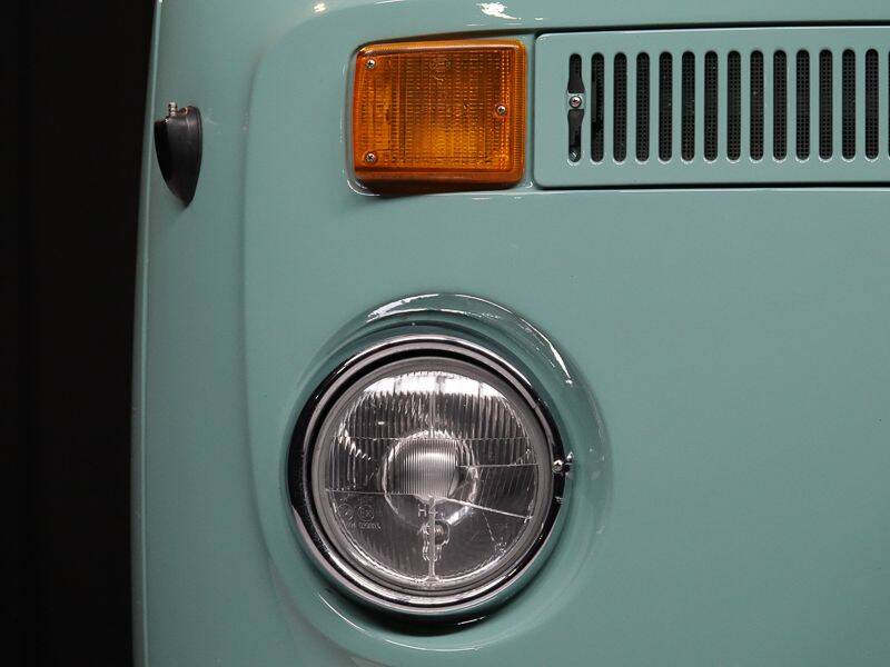 Bild 14/15 von Volkswagen T2b Kleinbus (1978)