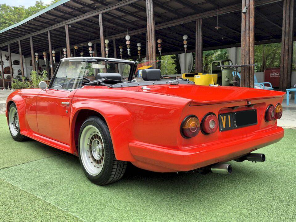Immagine 14/81 di Triumph TR 6 (1973)