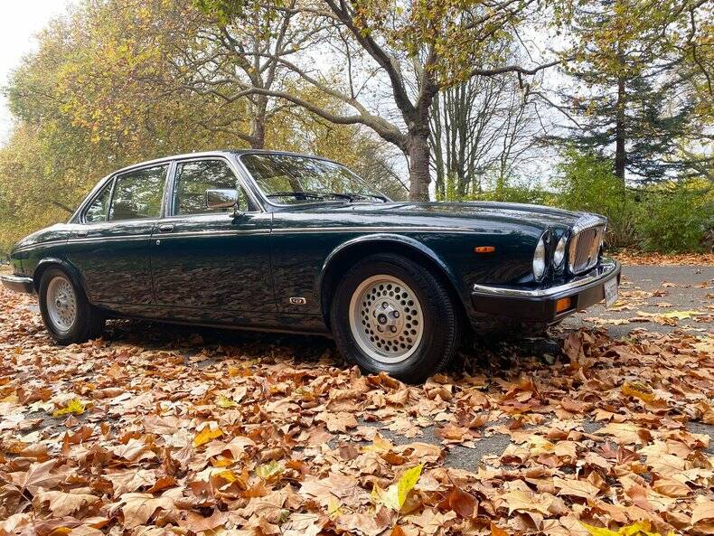 Bild 44/50 von Daimler Double Six (1992)