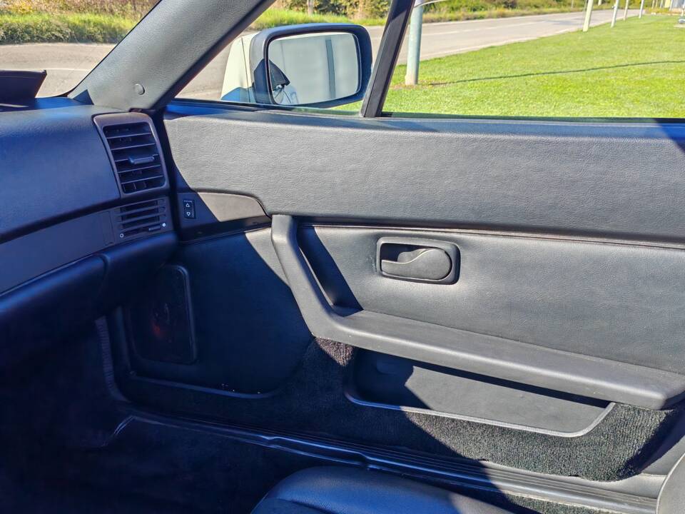 Immagine 46/49 di Porsche 944 S2 (1991)