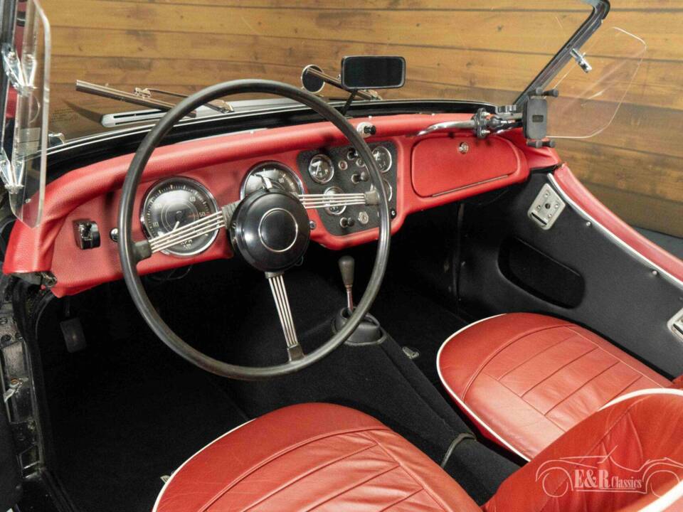 Image 2/19 of Triumph TR 4 (1961)