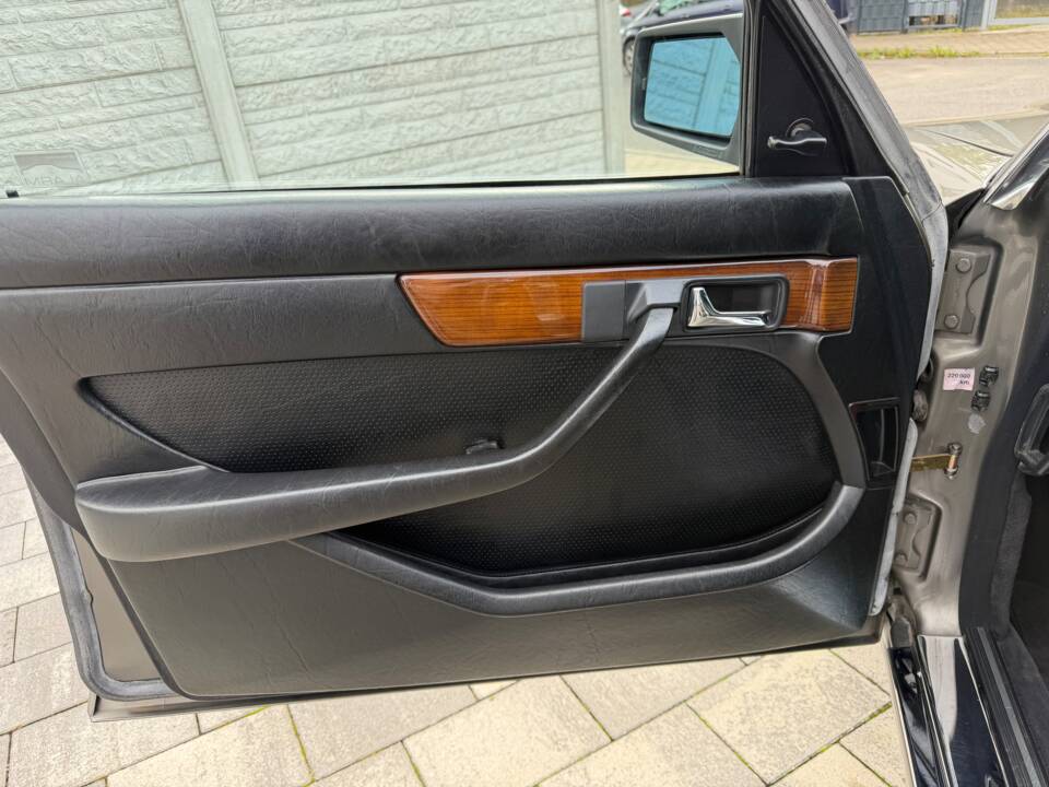 Bild 23/57 von Mercedes-Benz 500 SEL (1982)