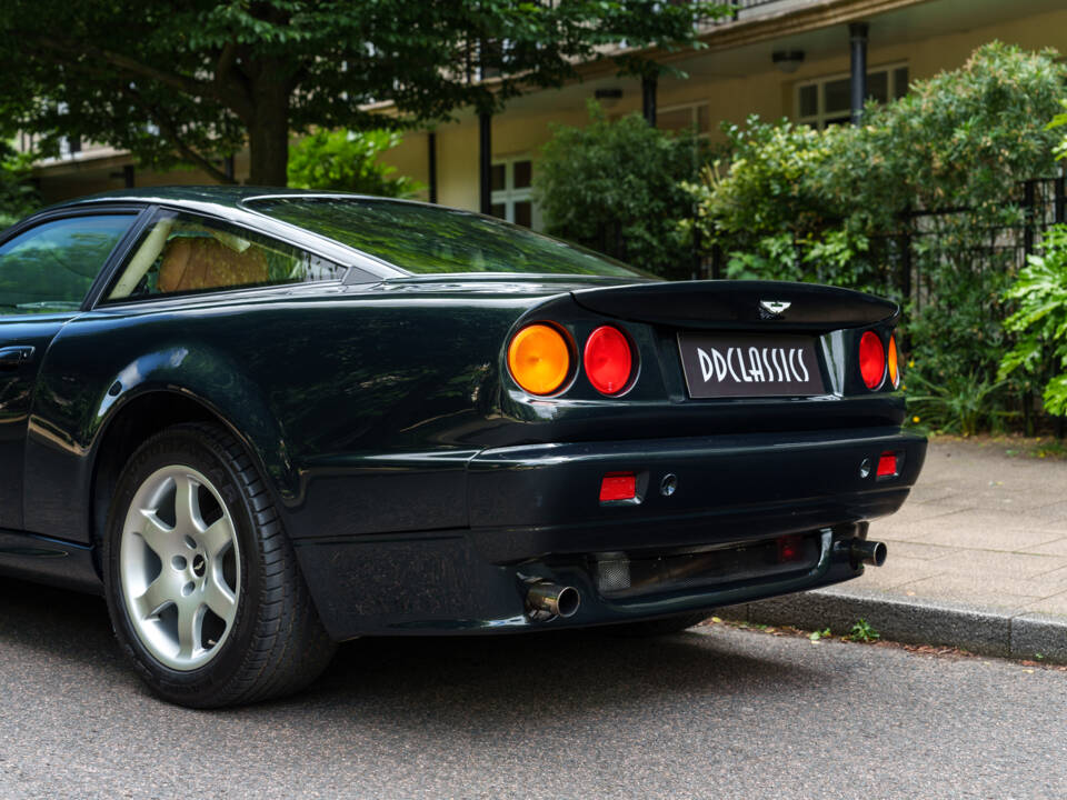 Immagine 14/43 di Aston Martin V8 Vantage V550 (1999)