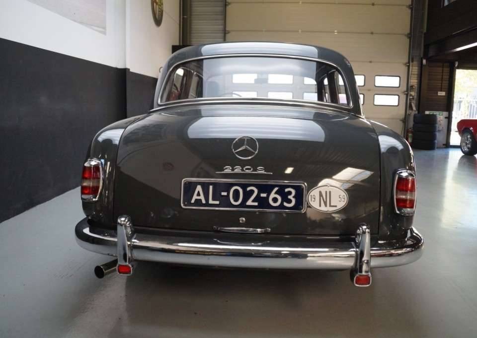 Afbeelding 33/50 van Mercedes-Benz 220 S (1959)
