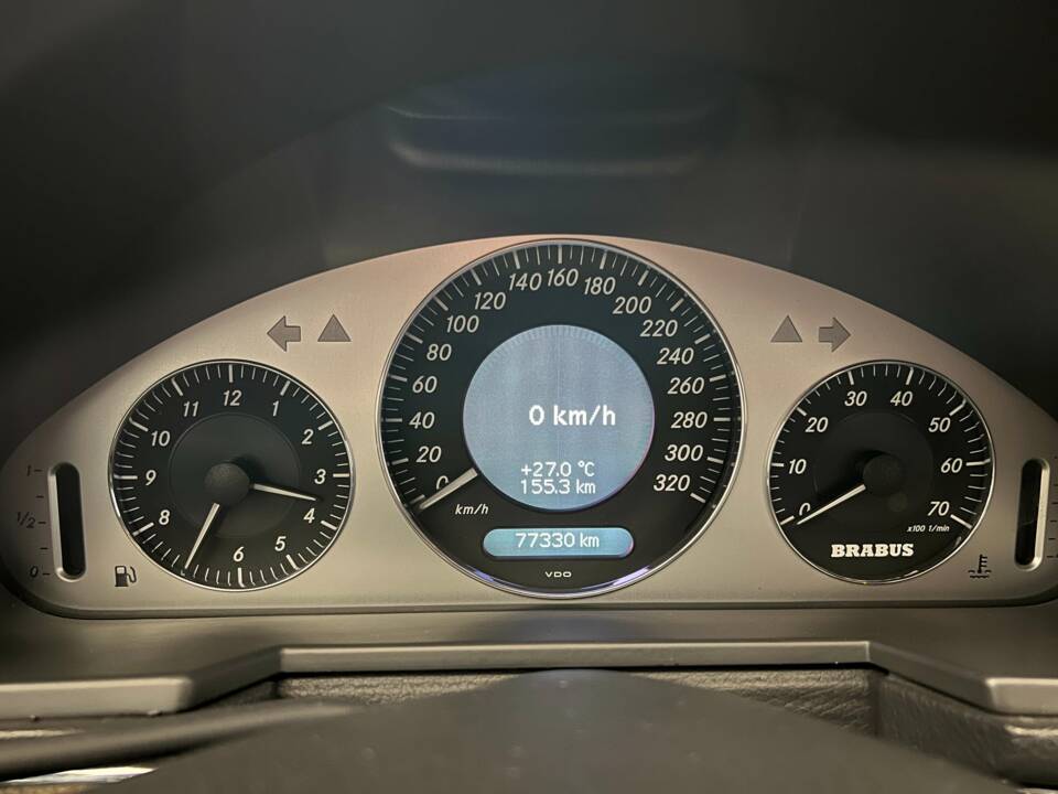 Image 20/20 of Mercedes-Benz E 500 (2002)