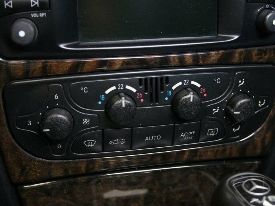 Imagen 29/50 de Mercedes-Benz G 500 (SWB) (2006)