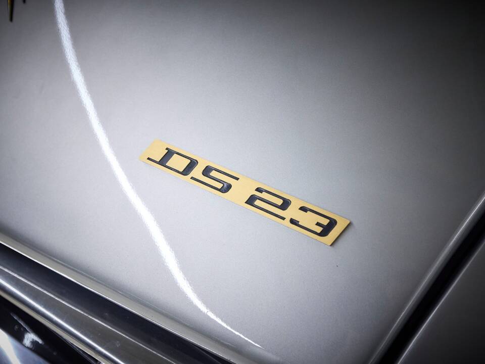 Image 27/92 of Citroën DS 23 Pallas (1975)