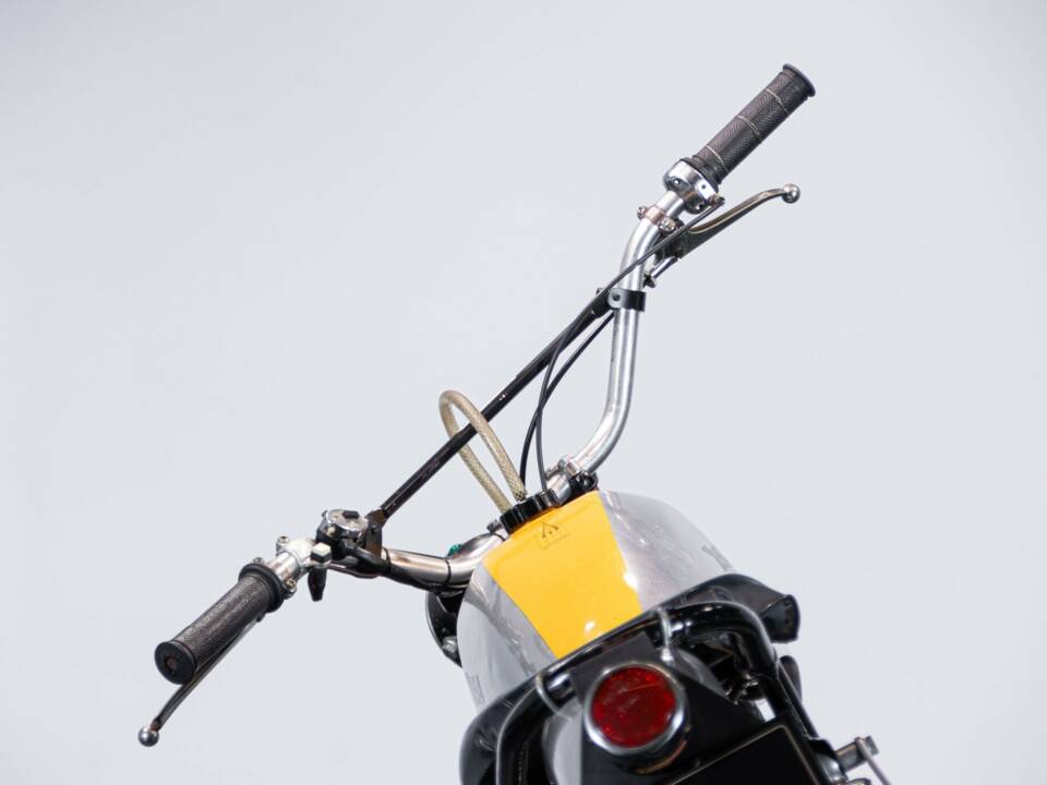 Bild 15/50 von BSA C 15 Scrambler (1963)