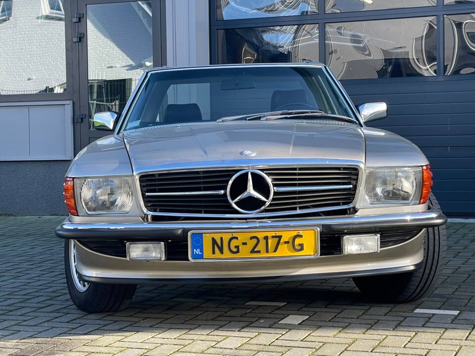 Bild 11/21 von Mercedes-Benz 560 SL (1987)