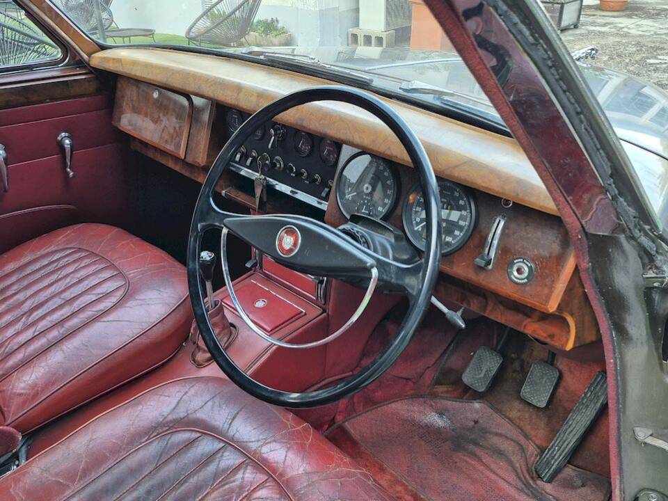 Bild 42/76 von Jaguar Mk II 2.4 (1963)