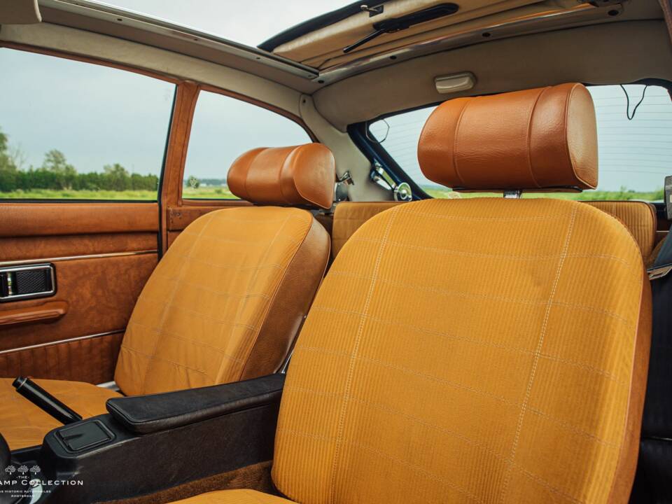 Image 20/40 of MG MGB GT V8 (1973)
