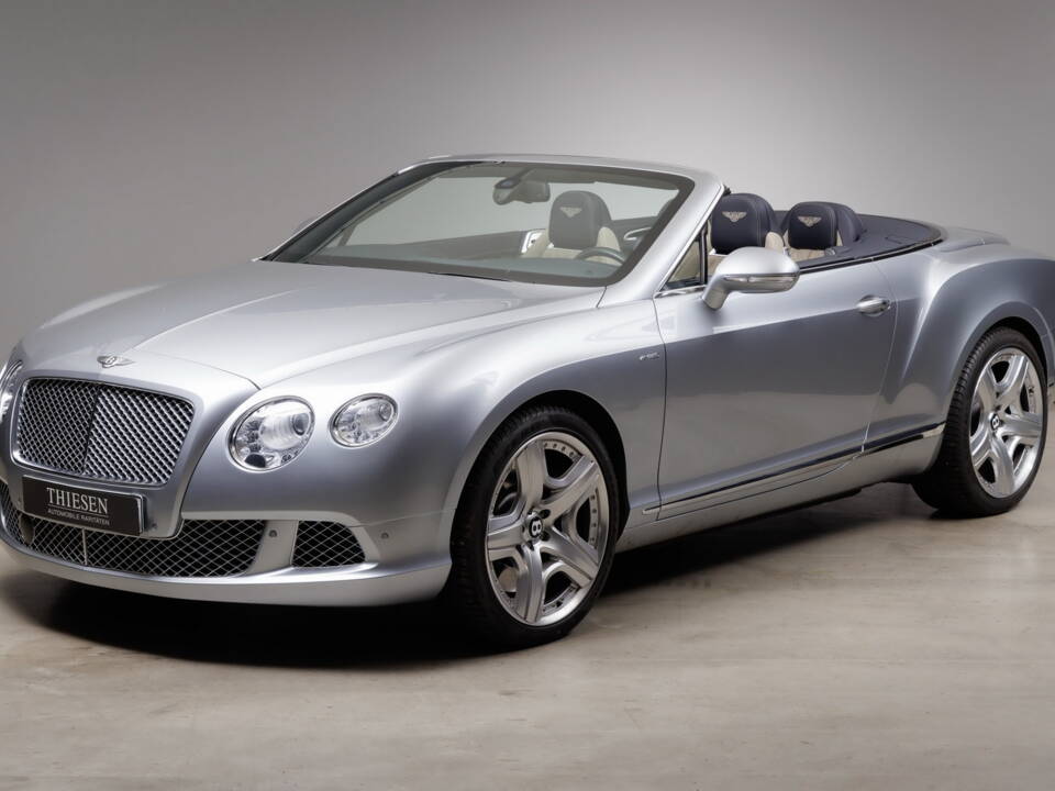 Image 1/41 de Bentley Continental GTC W12 (2014)