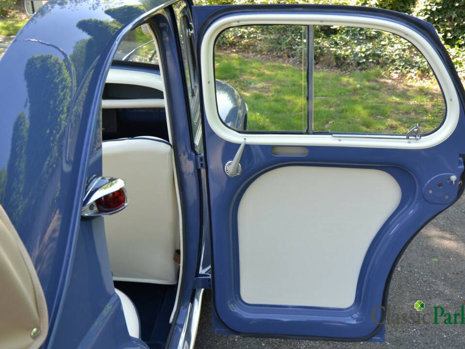 Imagen 26/50 de Renault 4 CV Décapotable (1954)