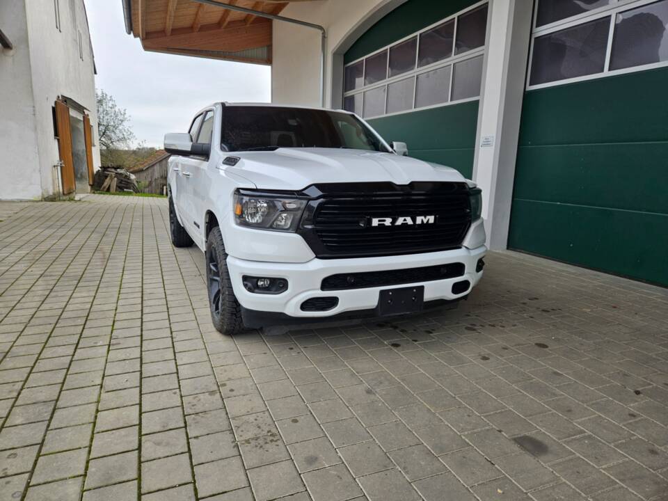 Image 55/62 of Dodge Ram 1500 (2020)