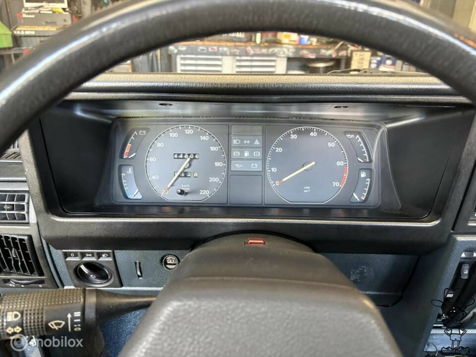 Image 25/35 de Opel Rekord 2,0 E (1985)