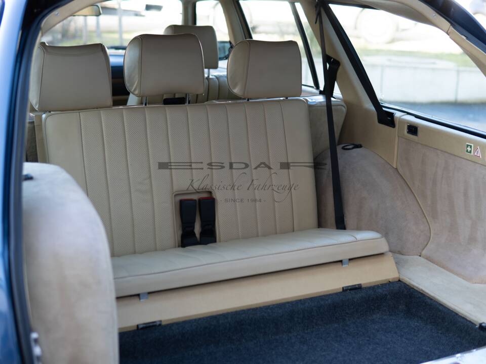 Bild 18/36 von Mercedes-Benz 280 TE (1981)