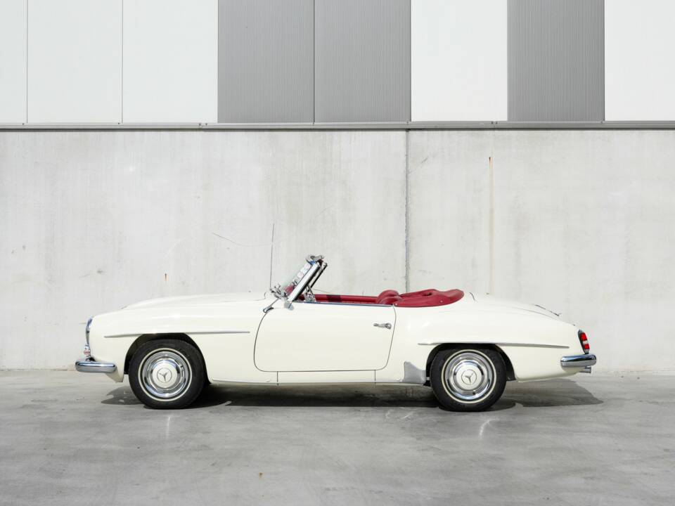 Afbeelding 4/35 van Mercedes-Benz 190 SL (1959)