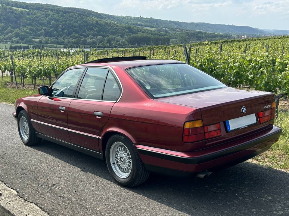 Image 5/51 of BMW 535i (1991)