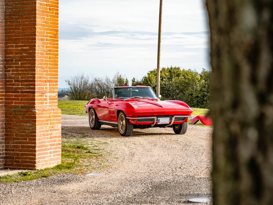 Image 2/64 of Chevrolet Corvette Sting Ray Convertible (1964)