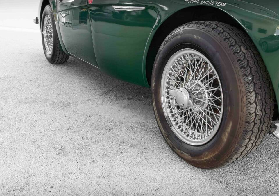 Image 17/27 of Austin-Healey 3000 Mk II (BN7) (1961)
