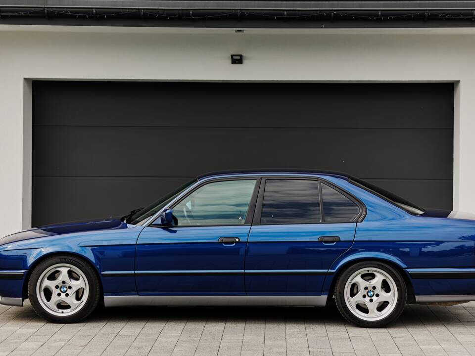 Immagine 13/74 di BMW M5 (1992)