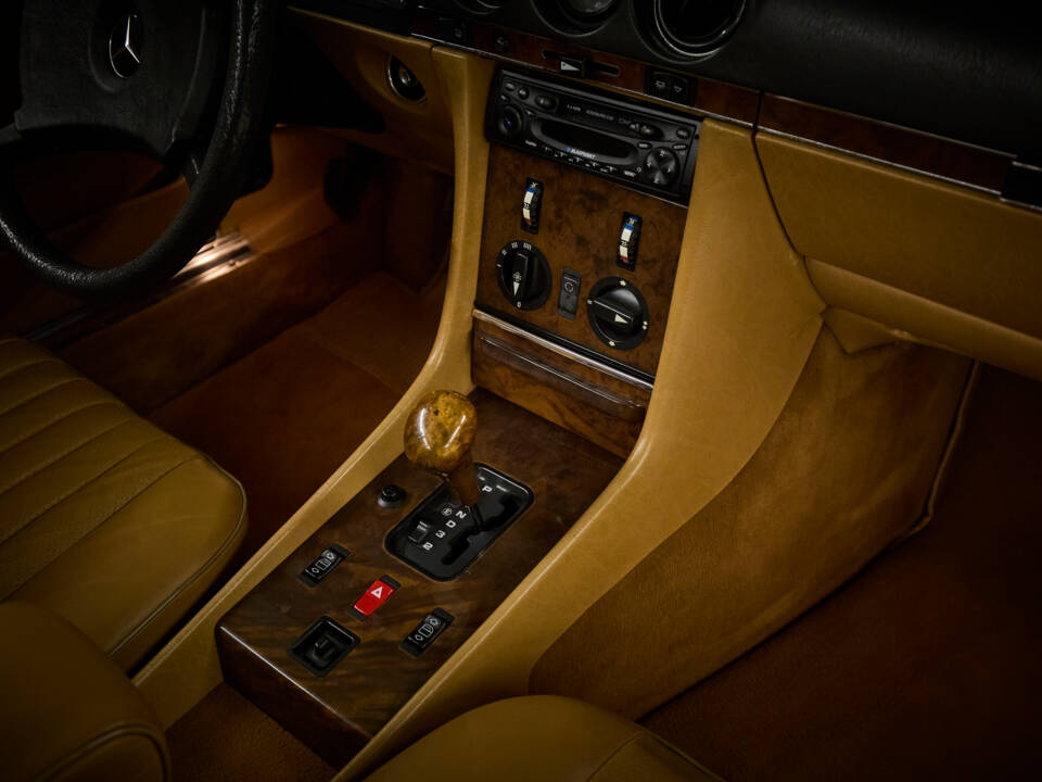 Image 64/99 of Mercedes-Benz 300 SL (1987)