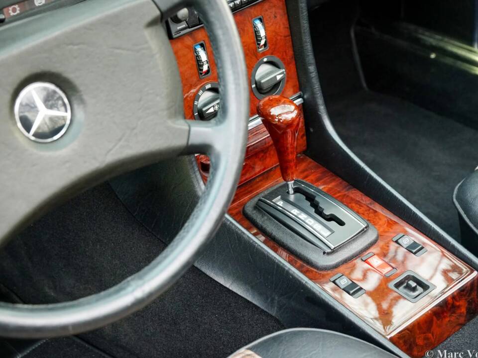 Bild 32/59 von Mercedes-Benz 280 SL (1985)
