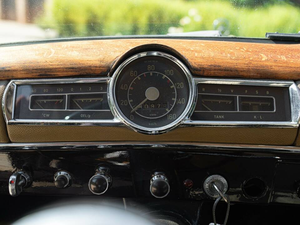 Image 42/50 of Mercedes-Benz 190 (1955)