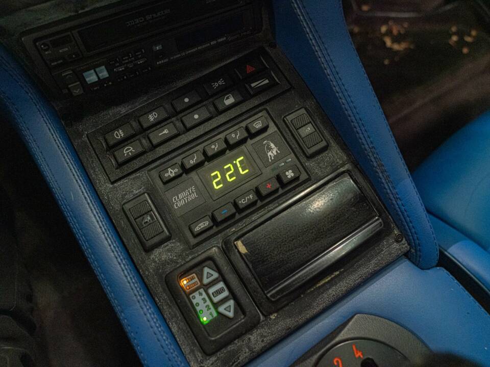 Image 25/36 of Lamborghini Diablo SV (1998)