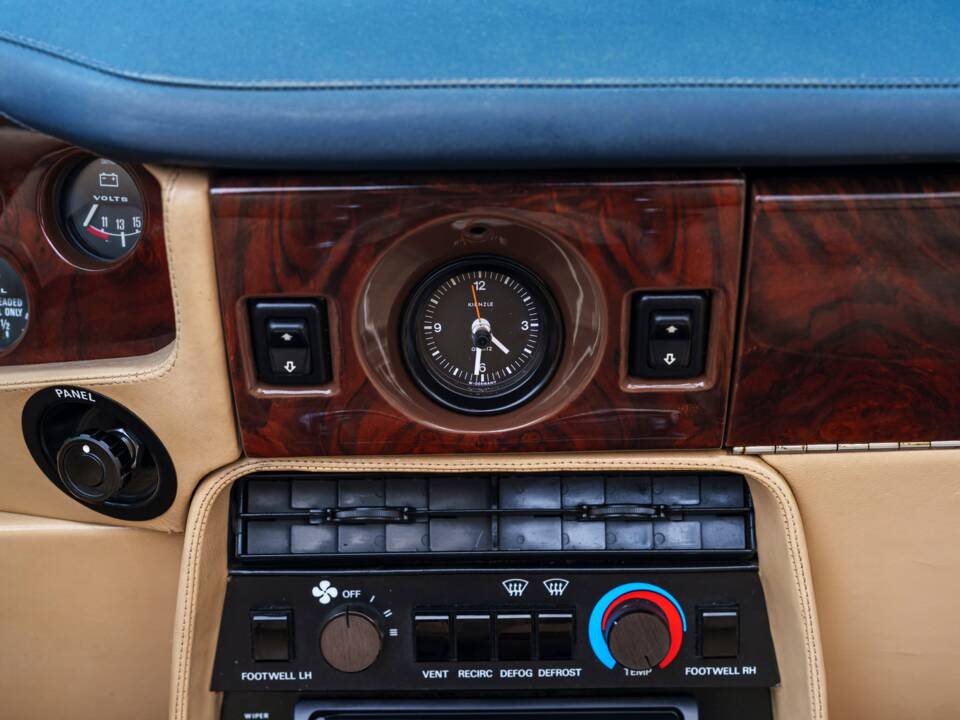 Image 20/26 of Aston Martin V8 EFi Volante (1986)