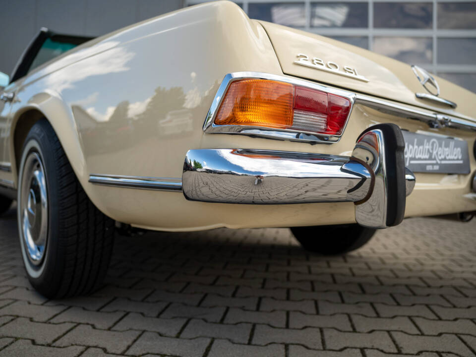 Image 19/97 of Mercedes-Benz 280 SL (1969)