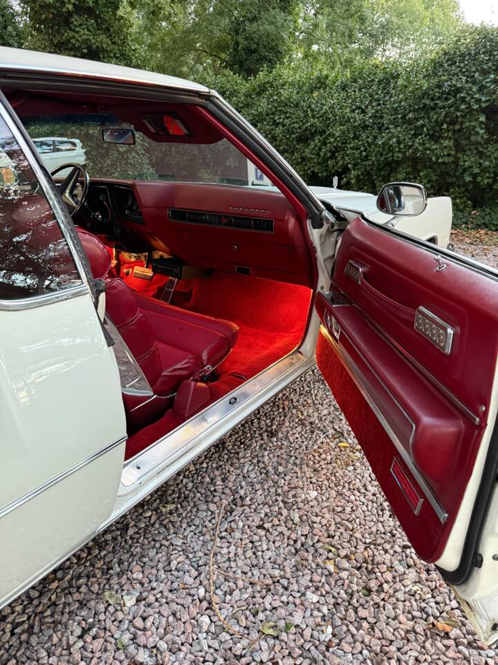 Bild 7/21 von Oldsmobile Toronado Brougham (1973)
