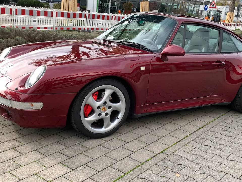 Imagen 1/13 de Porsche 911 Carrera 4S (1998)