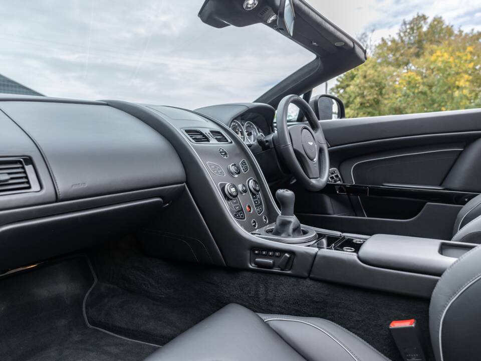 Bild 44/84 von Aston Martin V12 Vantage AMR Roadster (2018)