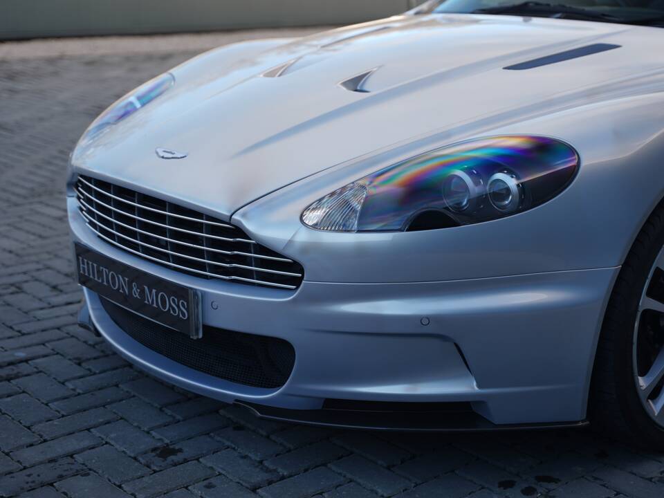 Immagine 26/50 di Aston Martin DBS (2011)