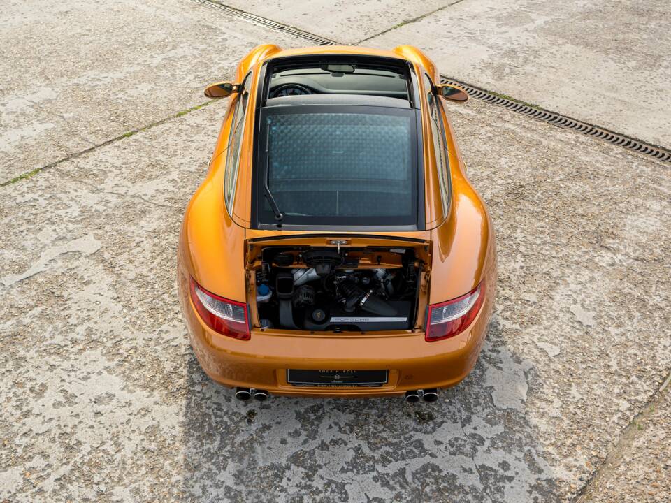 Image 32/34 de Porsche 911 Targa 4S (2008)