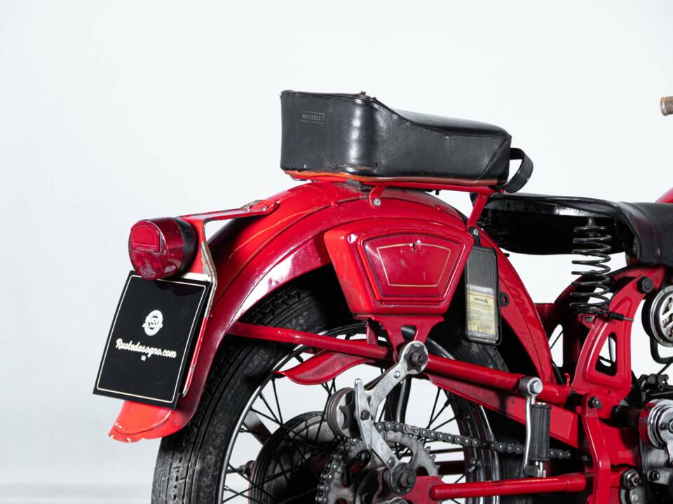Image 20/50 of Moto Guzzi DUMMY (1955)