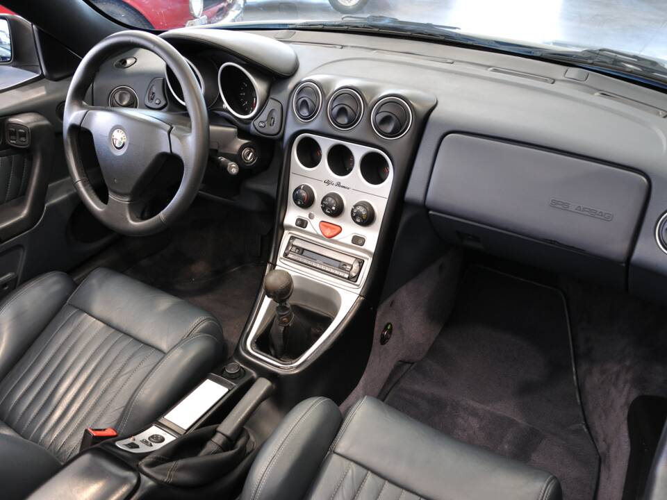 Immagine 29/41 di Alfa Romeo Spider 3.0 V6 12V (2000)