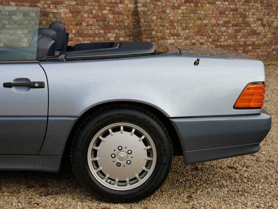 Image 27/50 de Mercedes-Benz 300 SL (1991)