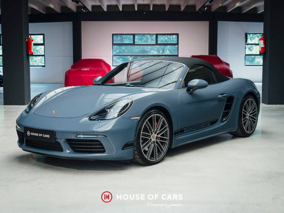 Image 2/22 of Porsche 718 Boxster S (2017)