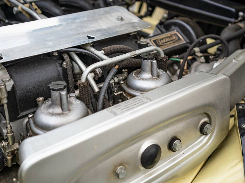 Imagen 27/30 de Jaguar E-Type V12 (1974)