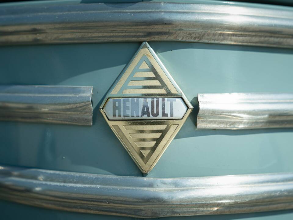 Image 21/50 of Renault 4 CV (1957)