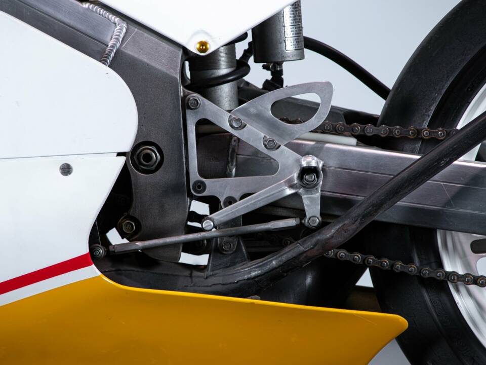 Bild 23/50 von Honda DUMMY (1992)