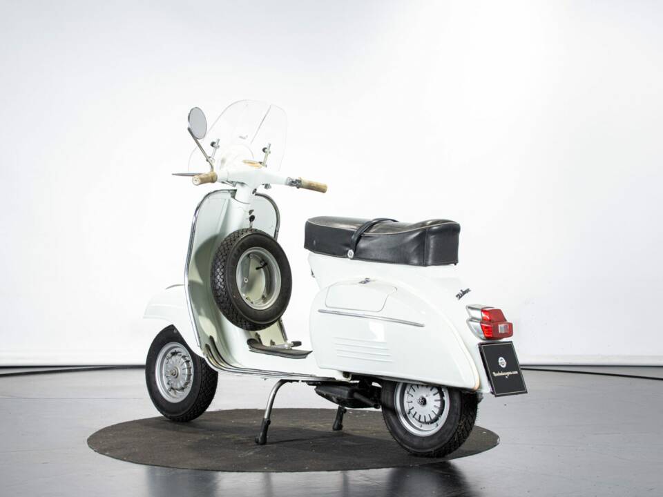 Image 2/50 de Piaggio Vespa 125 Super (1966)