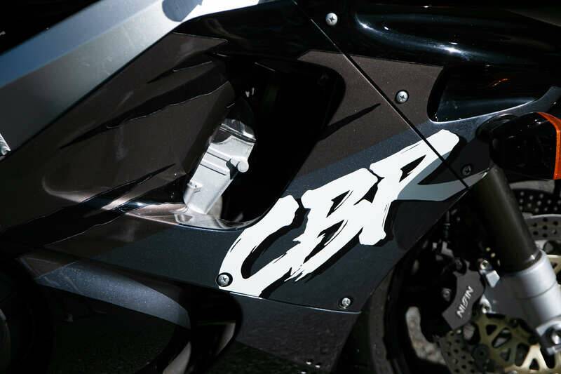 Immagine 3/24 di Honda CBR 900RR Fireblade (1992)